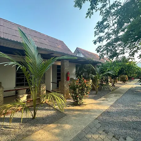 Blue Beach Resort Baanphakrimlay Exterior photo