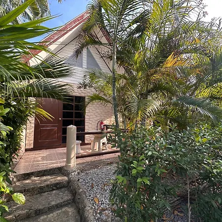 Blue Beach Resort Baanphakrimlay Exterior photo
